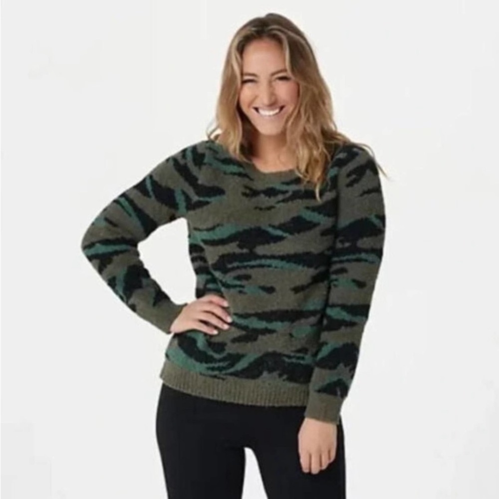 Barefoot Dreams CozyChic
Seaside Camo Sweater 
Pullover Knit Crew Neck Size XL.